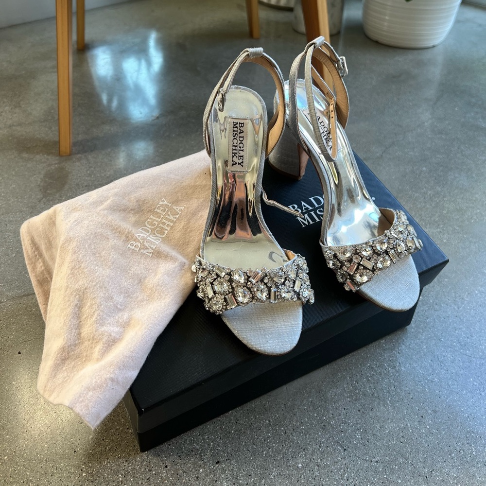 Badgley Mischka Jill Silsha silver heels
